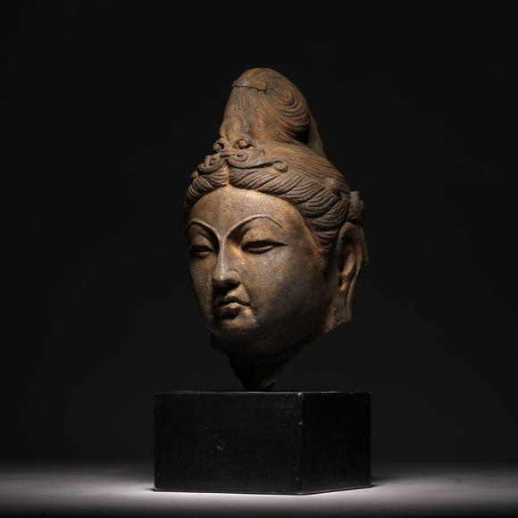 东京麒麟拍卖石雕菩萨头像