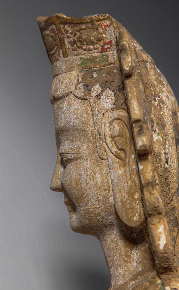 中国明代汉白玉彩绘佛像