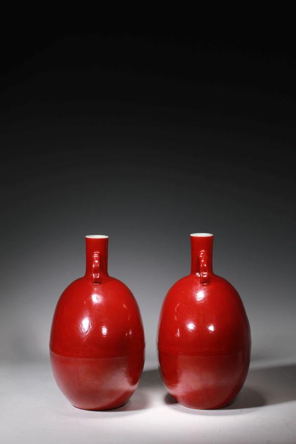 清 宣德朱红抱月瓶 一对_清 宣德朱红抱月瓶 一对估价_清 宣德朱红抱