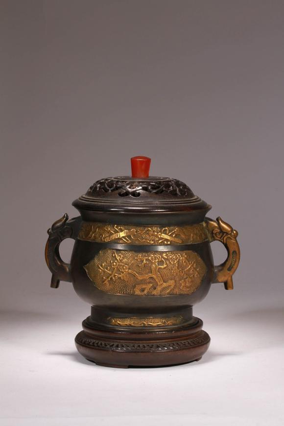 明胡文明造铜鎏金簪花松梅八宝纹双耳香炉