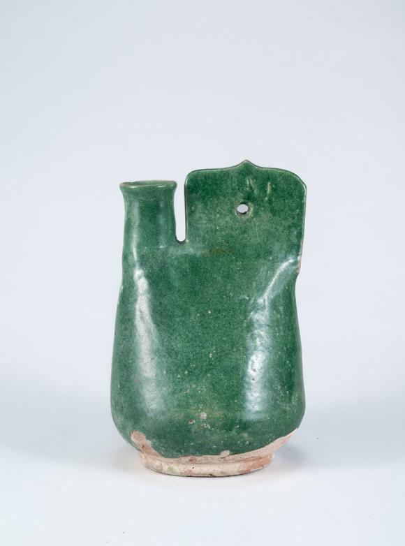 绿釉鸡冠壶