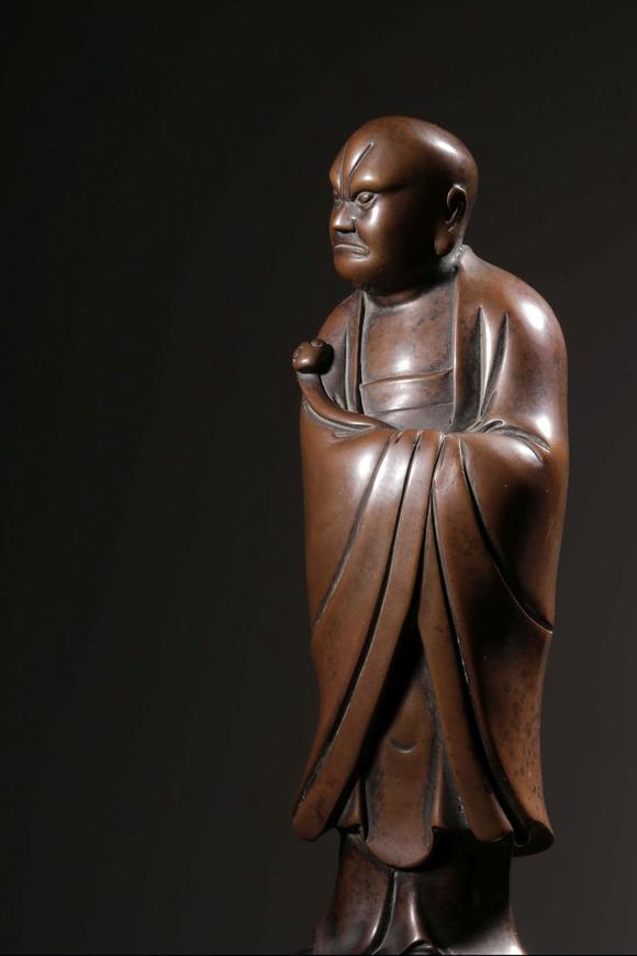 日本大東拍賣株式會社清  铜达摩立像