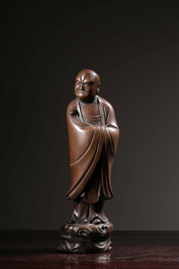 日本大東拍賣株式會社清  铜达摩立像