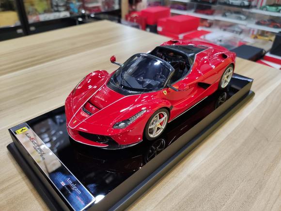 华艺国际法拉利跑车模型 laferrari 1:18