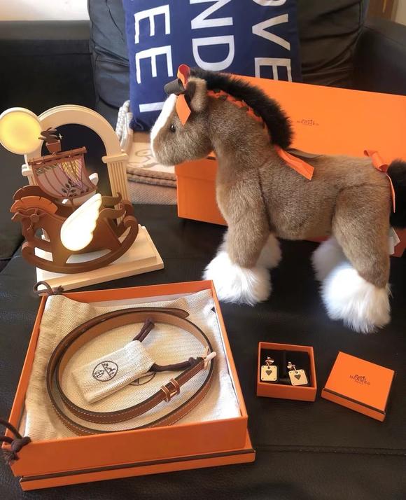 华艺国际hermes /爱马仕 hermy小马玩偶摆件