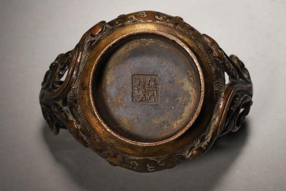 明胡文明制款铜鎏金兽面纹龙耳簋式炉