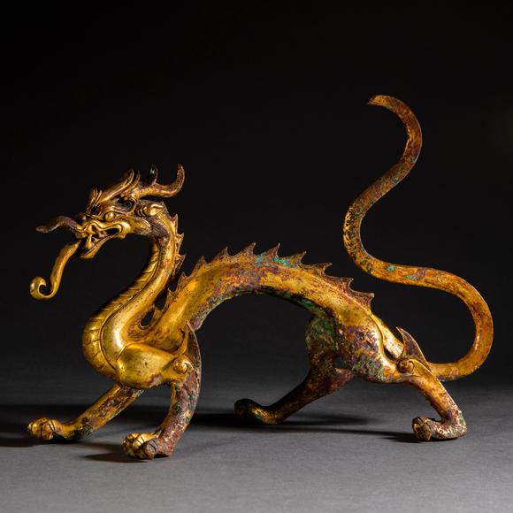 palace gallery中国明代 铜鎏金弓形龙摆件