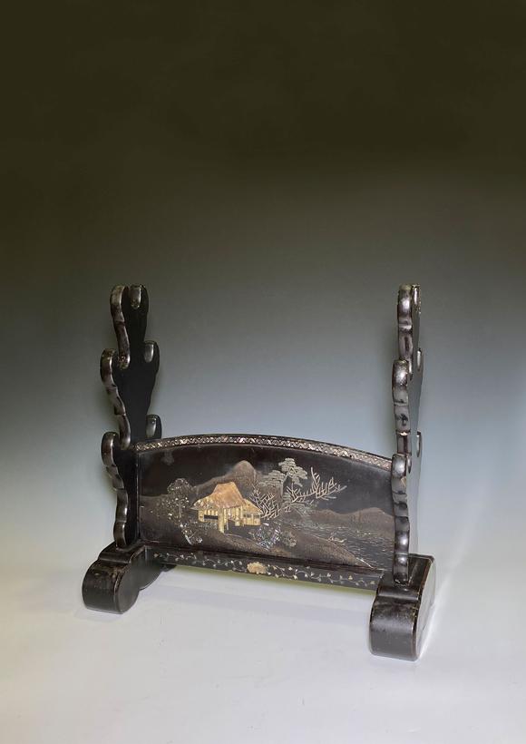 日本美协黑漆螺钿刀架