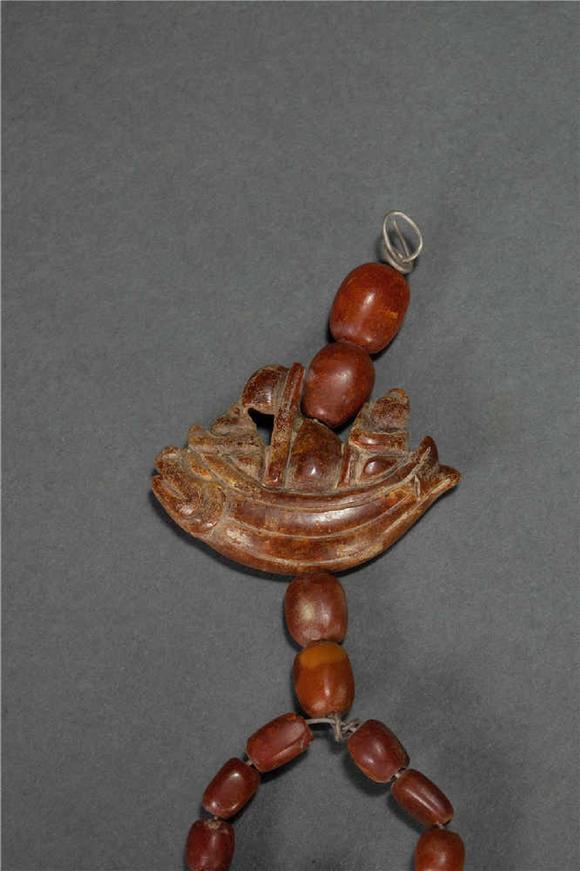 beewaxornamentfromliao辽代蜜蜡饰品