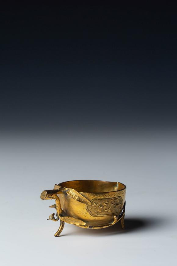 清乾隆 宫廷铜鎏金桃形杯