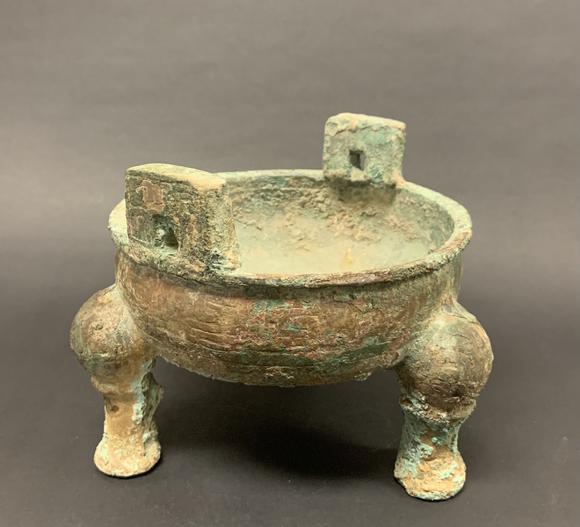 东周青铜鼎