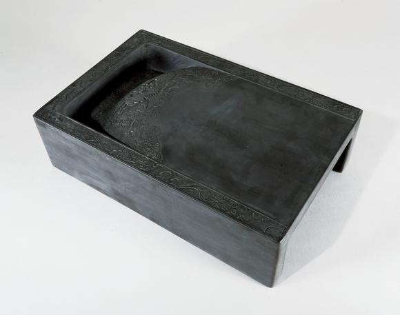 清赵子昂诗龙纹砚