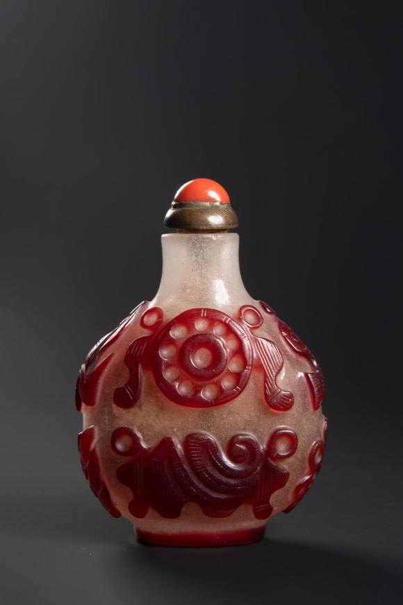 arcimboldoa red glass overlay snuff bottle 清代红琉璃鼻烟壶