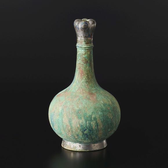 青铜蒜头瓶