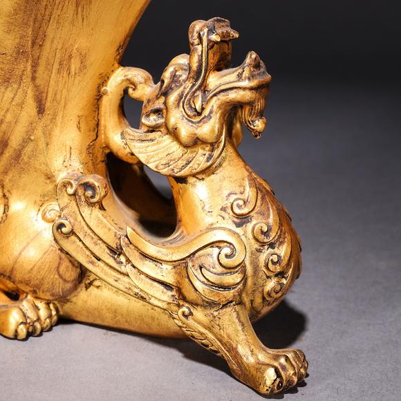 琉璃金彩螭龙纹爵杯acoloredglazegoldcolorchidragonpatternjuecup