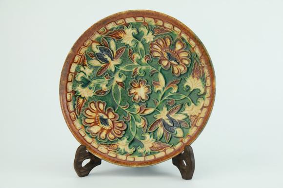 margarita auction cotri colored glazed pottery plate