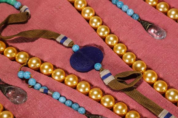 108颗金色东珠朝珠