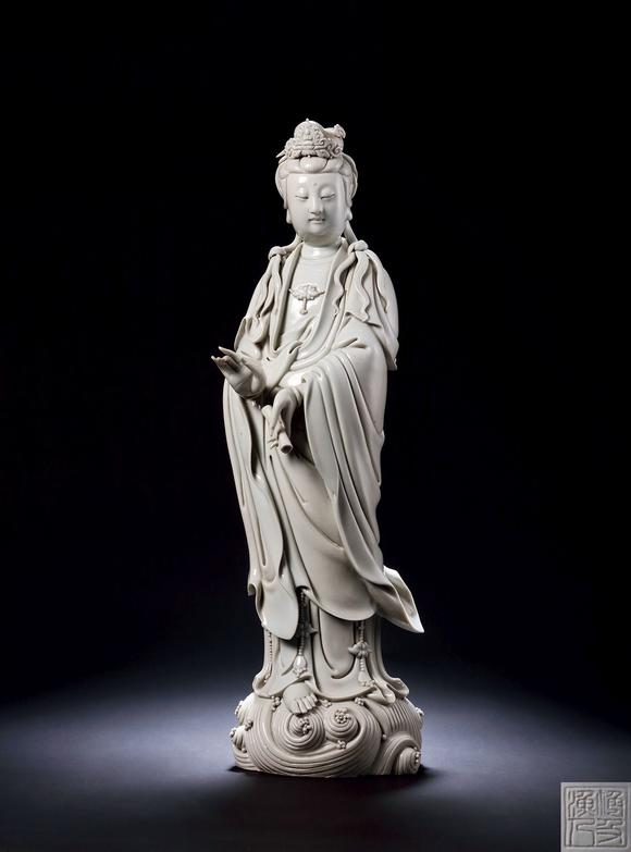 晚清德化窑书卷观音立像