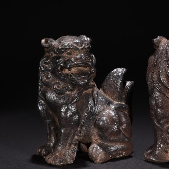 铁狮子摆件一对