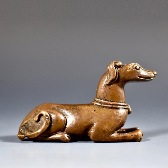 清狗形铜纸镇achinesebronzedogpaperweightqingdynasty16361912