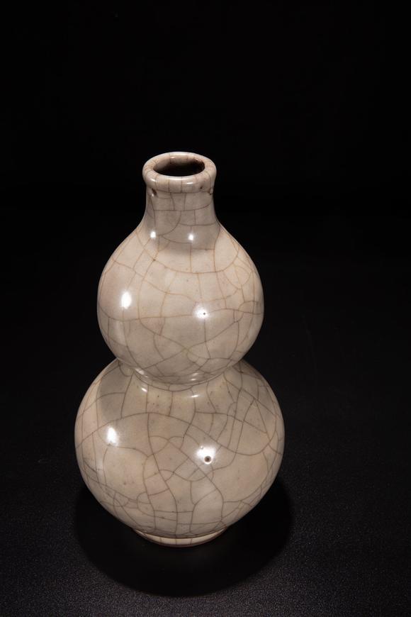 宋官窑葫芦瓶averyrarechineseguanyaogroundvasesongdynasty9601279